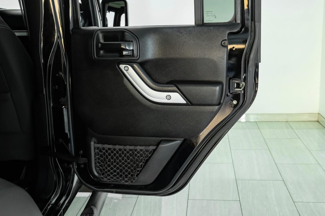 2013 Jeep Wrangler UNLIMITED RUBICON 4WD HARD TOP CONVERTIBLE HEATED SEATS CRUISE TOW HITCH Carrollton TX