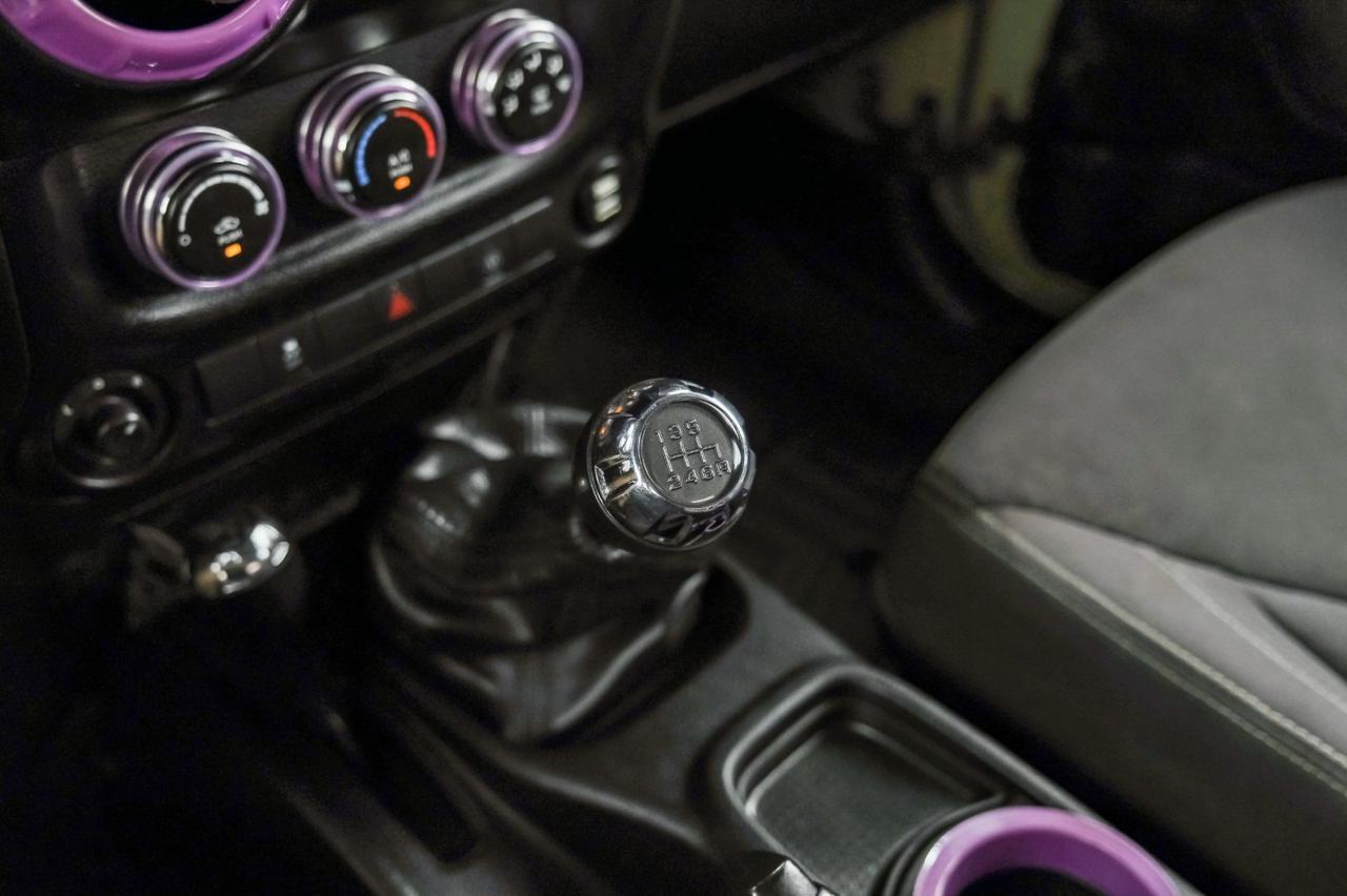 2013 Jeep Wrangler UNLIMITED SAHARA 4WD SOFT TOP CONVERTIBLE CRUISE CONTROL RUNNING BOARDS TOW HITCH Carrollton TX