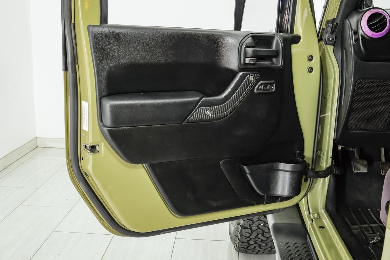 2013 Jeep Wrangler UNLIMITED SAHARA 4WD SOFT TOP CONVERTIBLE CRUISE CONTROL RUNNING BOARDS TOW HITCH Carrollton TX