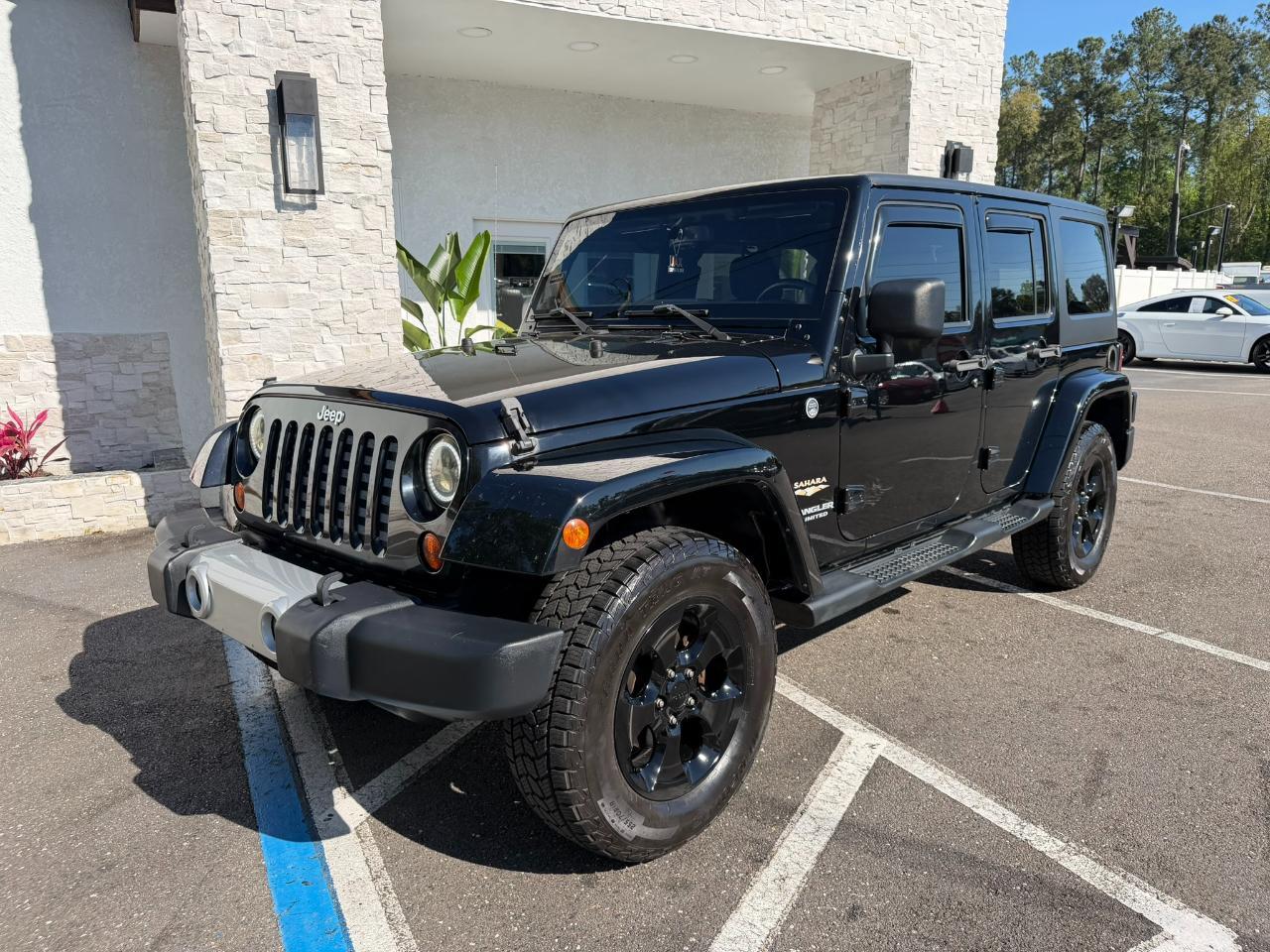2013 Jeep Wrangler Unlimited 4WD 4dr Sahara