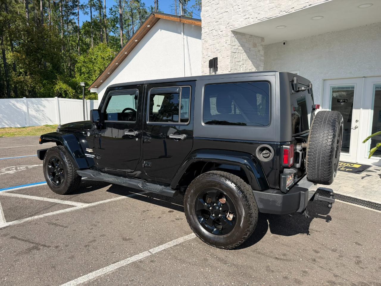 2013 Jeep Wrangler Unlimited 4WD 4dr Sahara Jacksonville FL