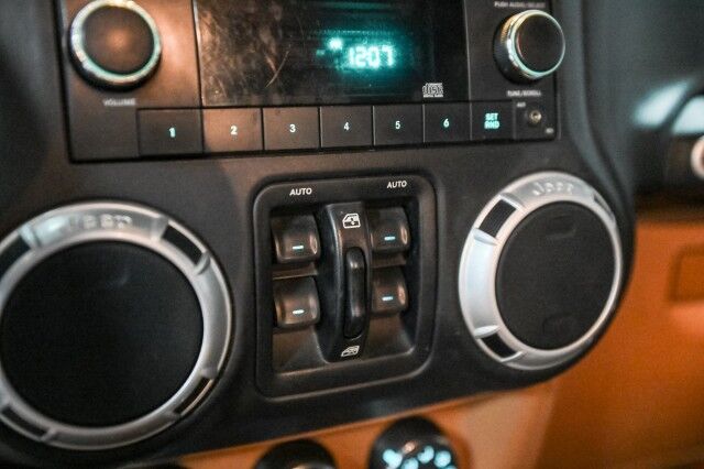 2013 Jeep Wrangler Unlimited Sahara 4WD 4dr SUV Chicago IL