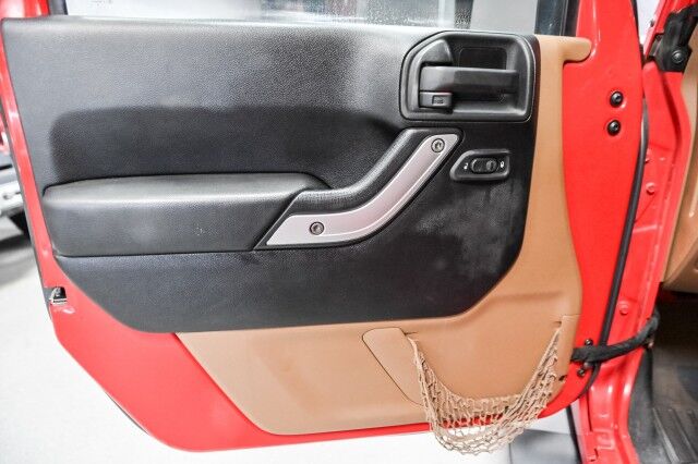 2013 Jeep Wrangler Unlimited Sahara 4WD 4dr SUV Chicago IL