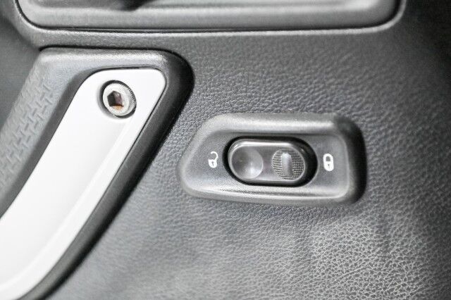 2013 Jeep Wrangler Unlimited Sahara 4WD 4dr SUV Chicago IL