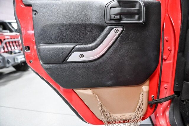 2013 Jeep Wrangler Unlimited Sahara 4WD 4dr SUV Chicago IL