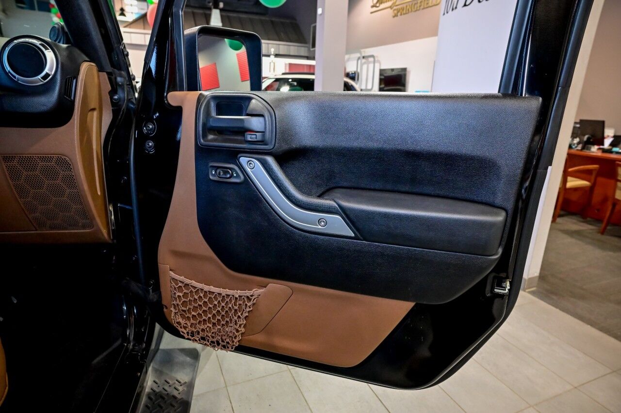 2013 Jeep Wrangler Unlimited Sahara, Auto Trans, Hard Top, Navigation, Leather, Remote Start Springfield NJ