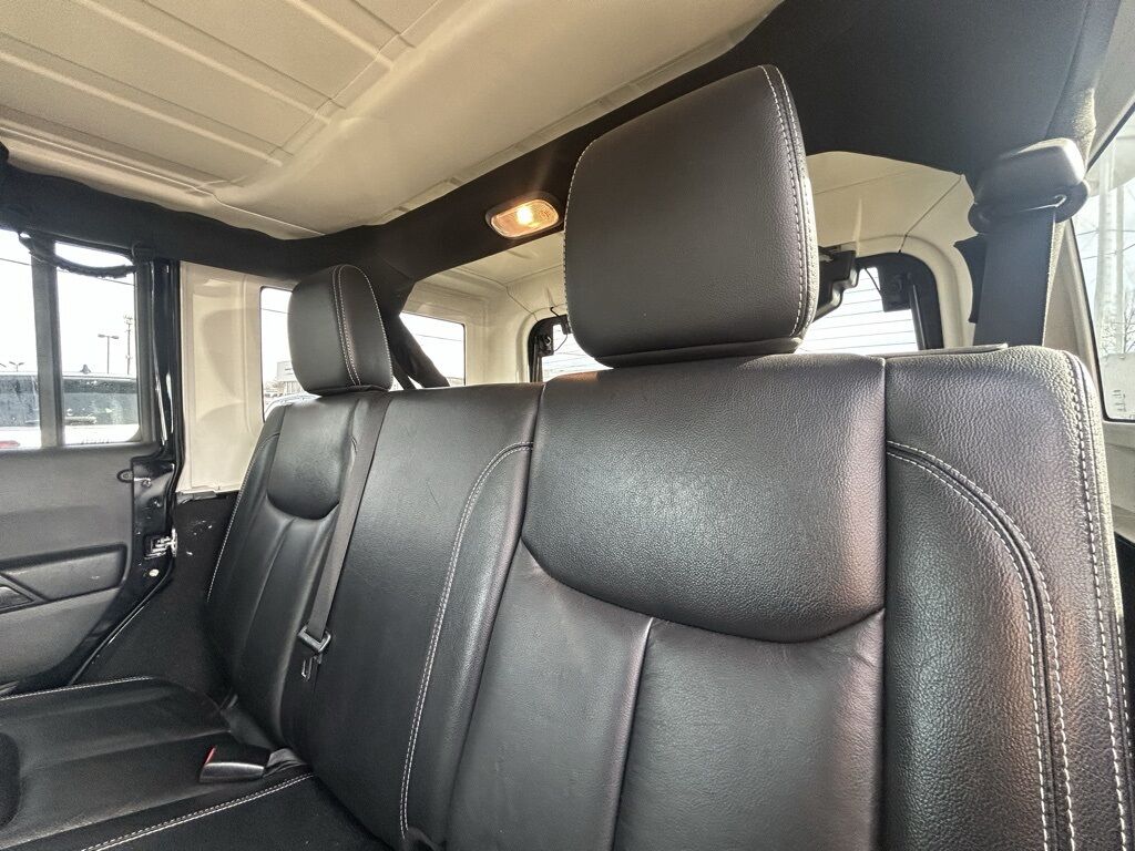 2013 Jeep Wrangler Unlimited Sahara Crestwood KY