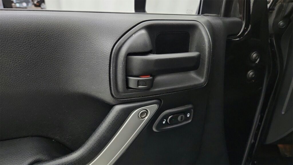 2013 Jeep Wrangler Unlimited Sahara Laurel MD