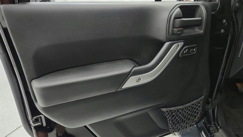 2013 Jeep Wrangler Unlimited Sahara Laurel MD