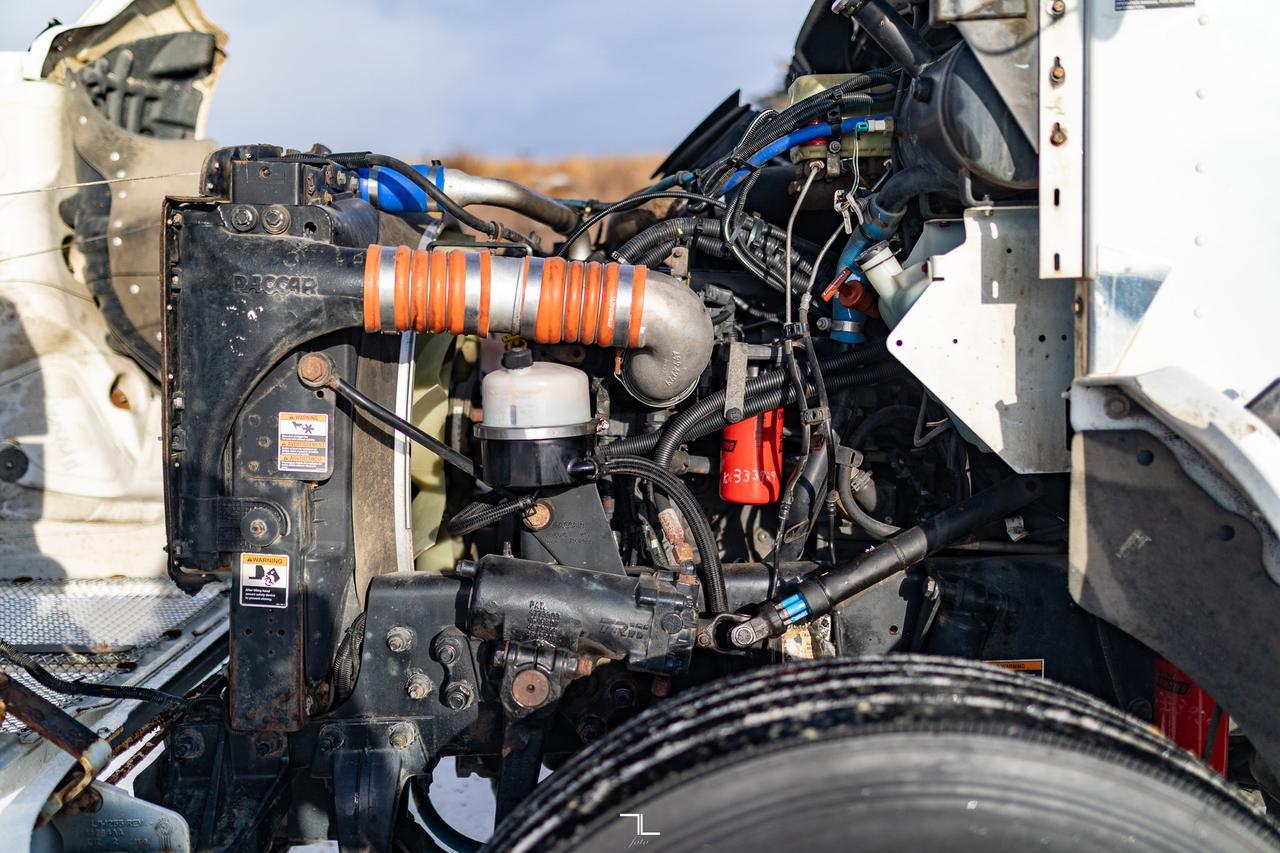 2013 Kenworth T-370 Daycab 26 Ft. Reefer Cube Van Diesel Red Deer AB