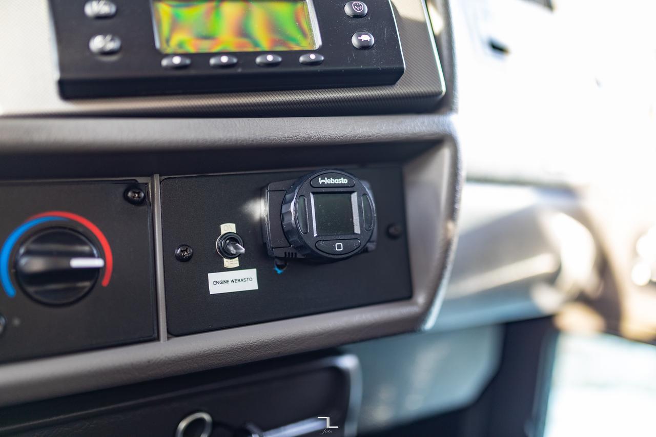 2013 Kenworth T-370 Daycab 26 Ft. Reefer Cube Van Diesel Red Deer AB