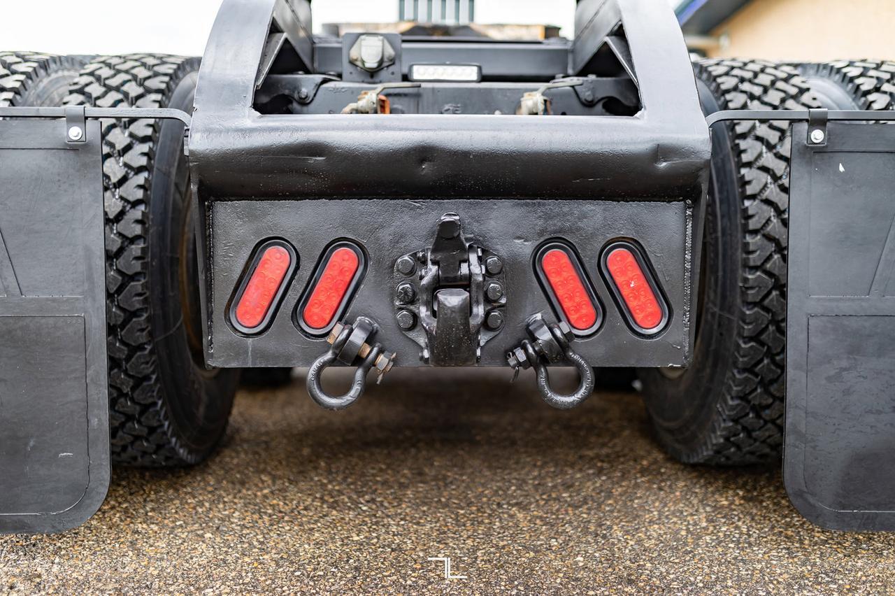 2013 Kenworth T-800 Day Cab Tractor Heavy Spec Red Deer AB