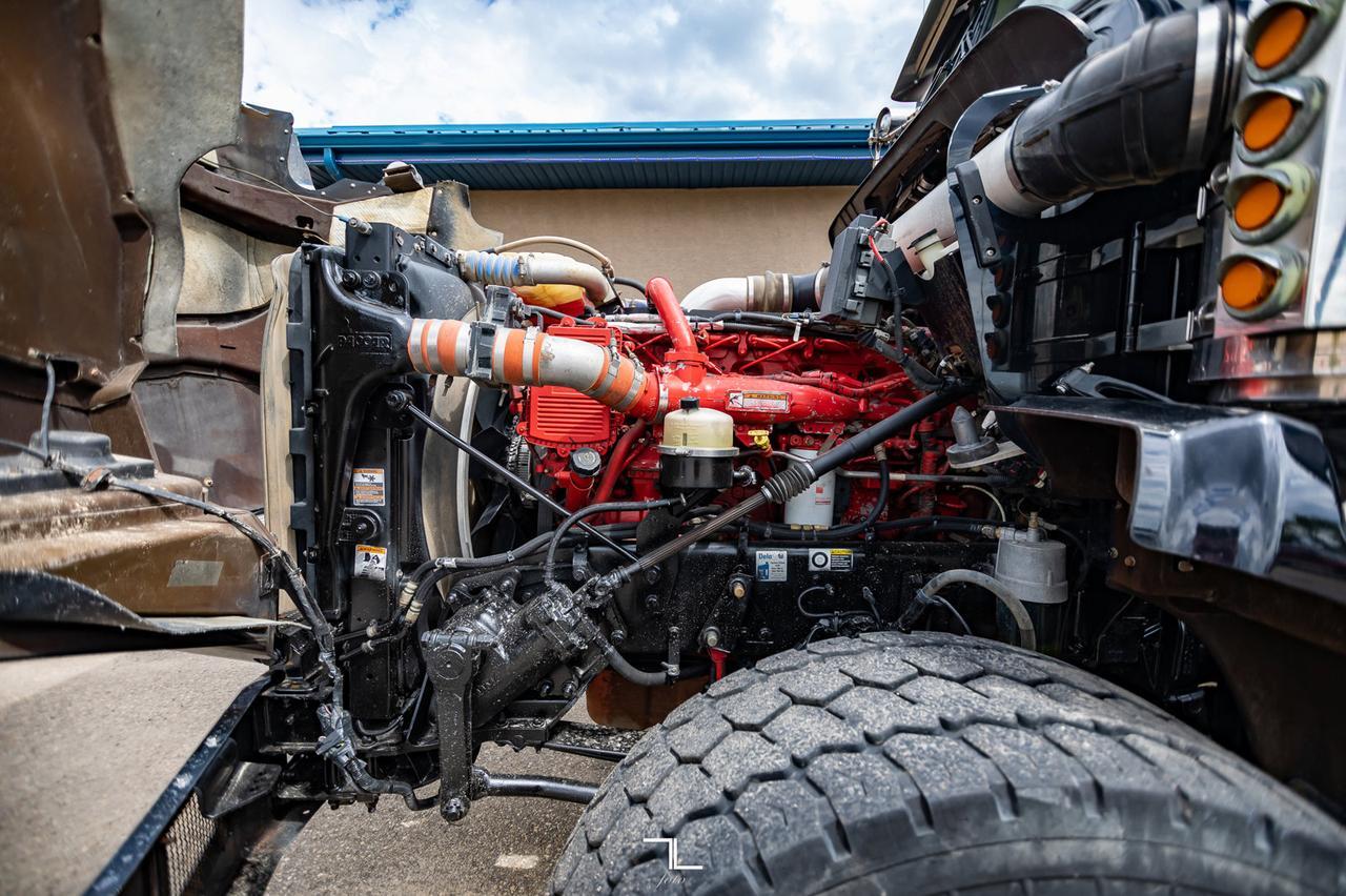 2013 Kenworth T-800 Day Cab Tractor Heavy Spec Red Deer AB