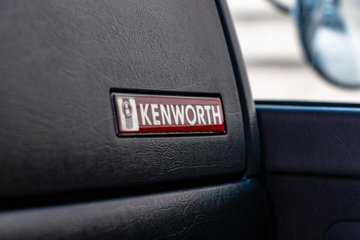 2013 Kenworth T-800 Heavy Spec Tractor/Sleeper Red Deer AB