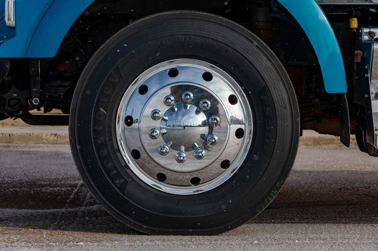 2013 Kenworth T-800 Heavy Spec Tractor/Sleeper Red Deer AB