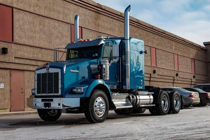 2013 Kenworth T-800 Heavy Spec Tractor/Sleeper Red Deer AB