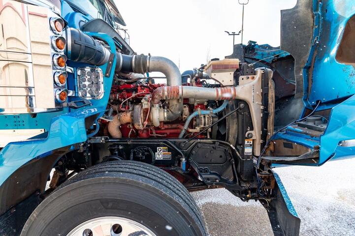 2013 Kenworth T-800 Heavy Spec Tractor/Sleeper Red Deer AB