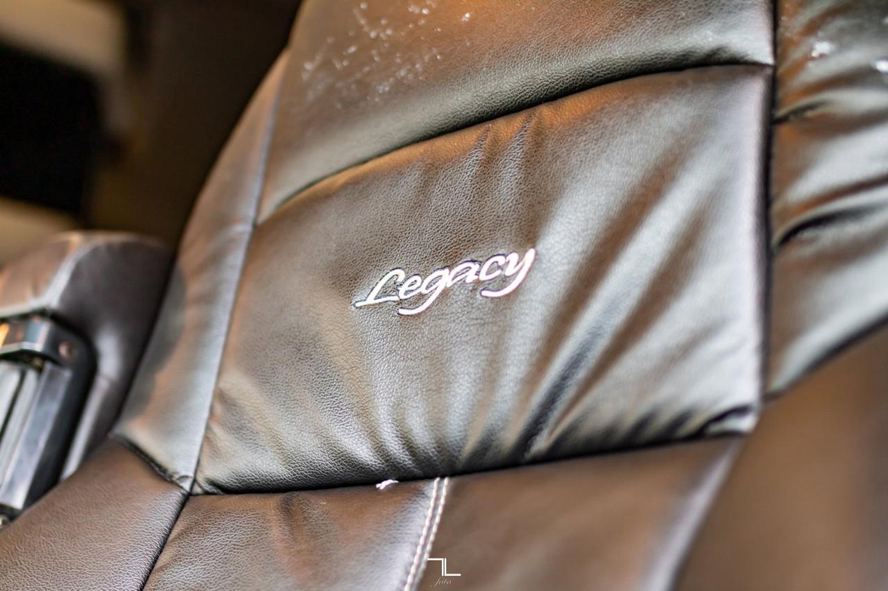 2013 Kenworth T-800 Heavy Spec Tractor Sleeper Red Deer AB