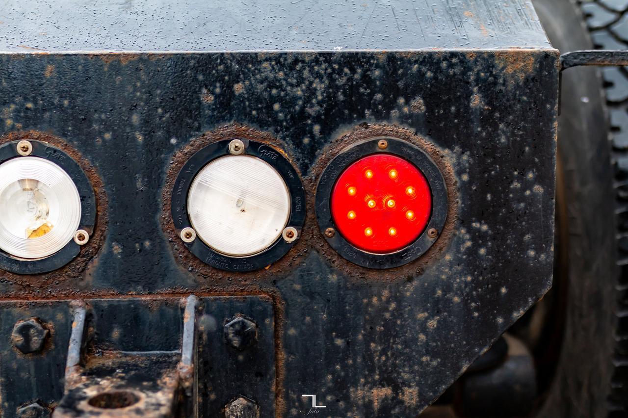 2013 Kenworth T-800 Heavy Spec Tractor Sleeper Red Deer AB