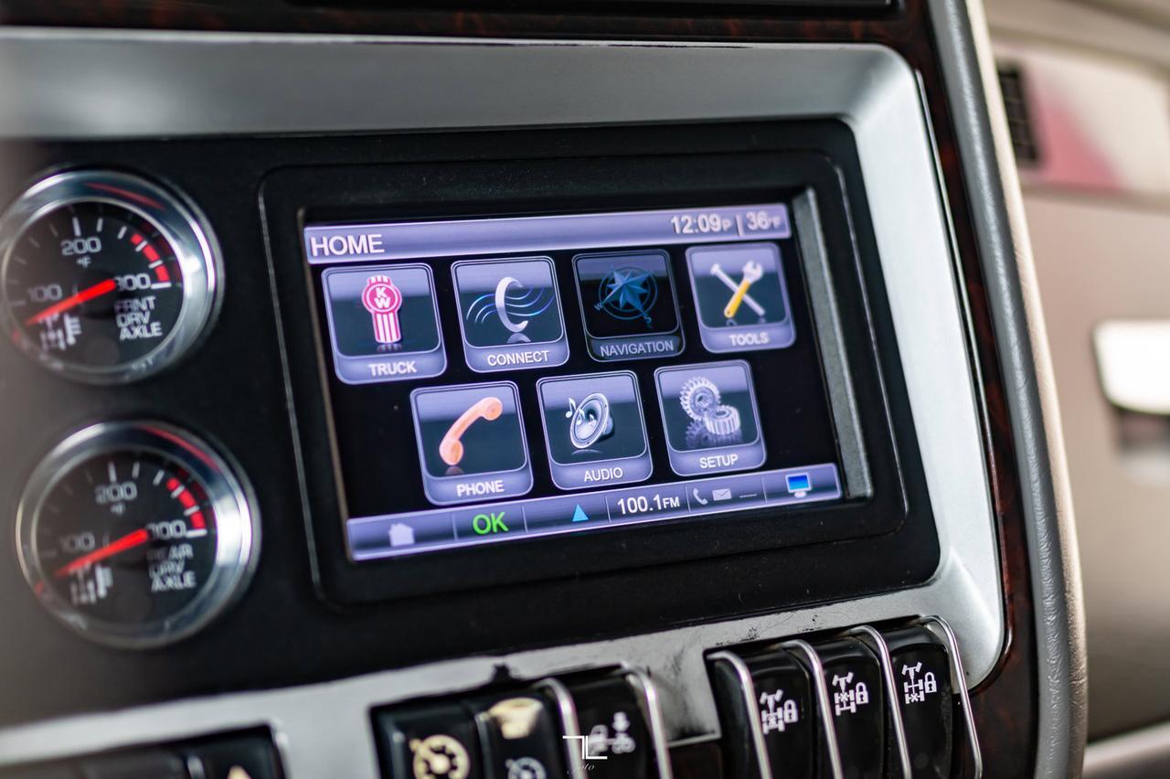 2013 Kenworth T-800 Heavy Spec Tractor Sleeper Red Deer AB