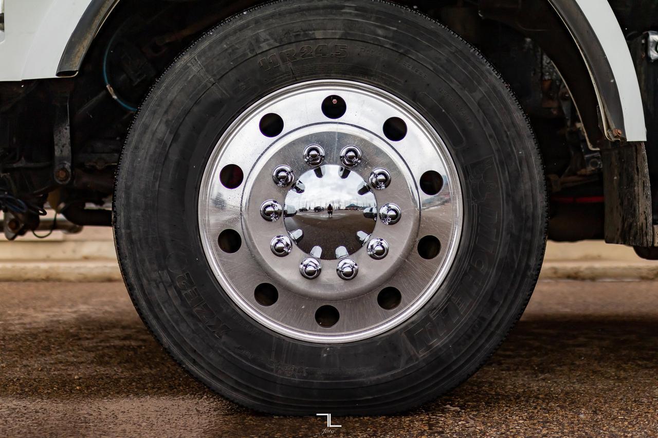 2013 Kenworth T-800 Heavy Spec Tractor Sleeper Red Deer AB