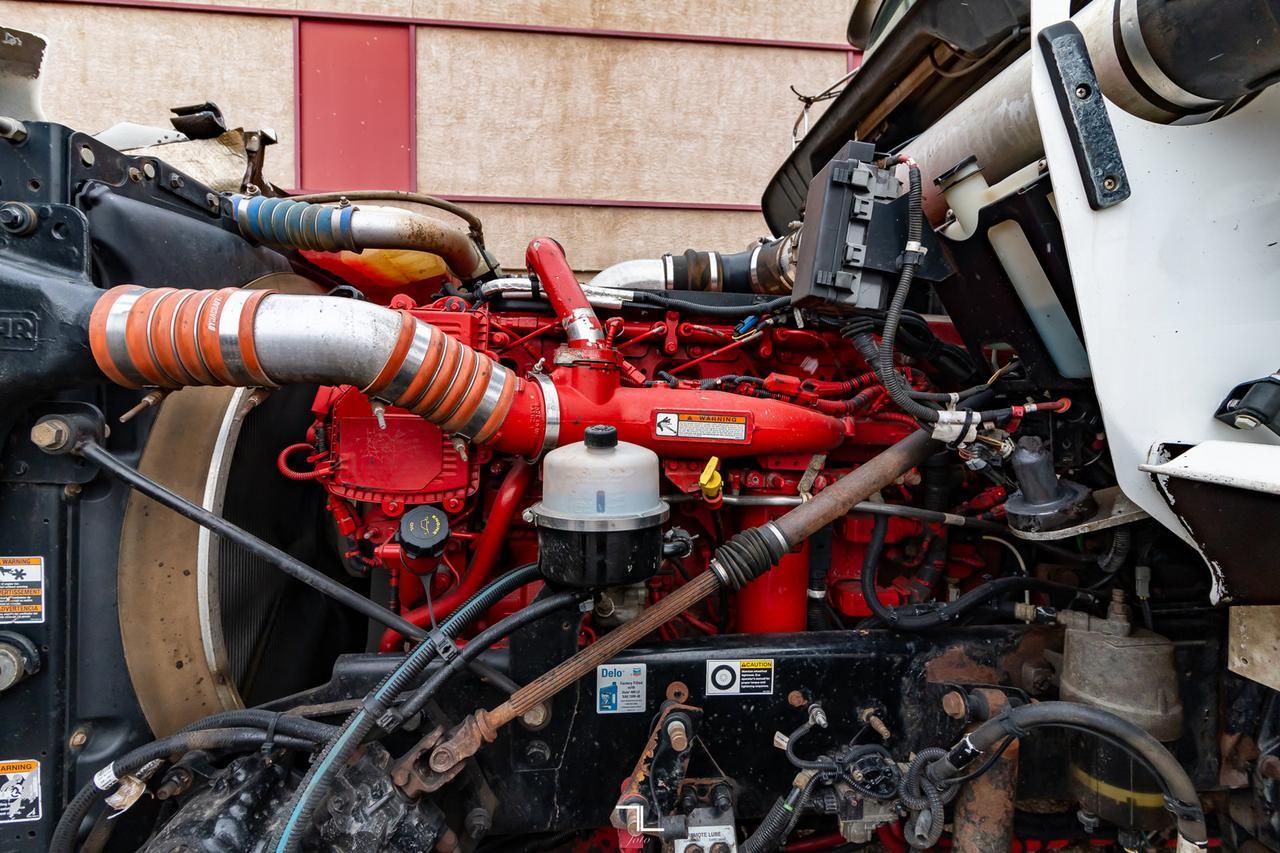 2013 Kenworth T-800 Heavy Spec Tractor Sleeper Red Deer AB