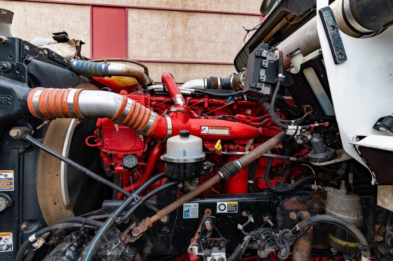 2013 Kenworth T-800 Heavy Spec Tractor Sleeper Red Deer AB