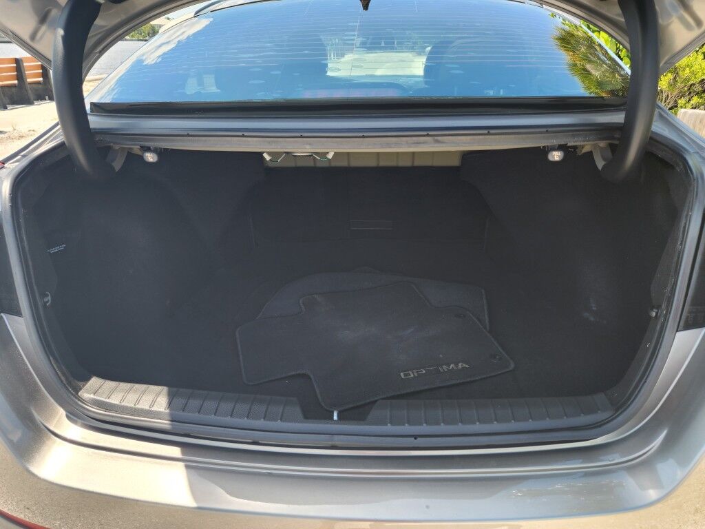 2013 Kia Optima SX w/Limited Pkg~LOW MILES~BLUETOOTH~CRUISE CONTROL~FOG LIGTHS~NAVIGATION SYSTEM~PANORAMIC MOONROOF / SUNROOF~REARVIEW CAMERA Sarasota FL