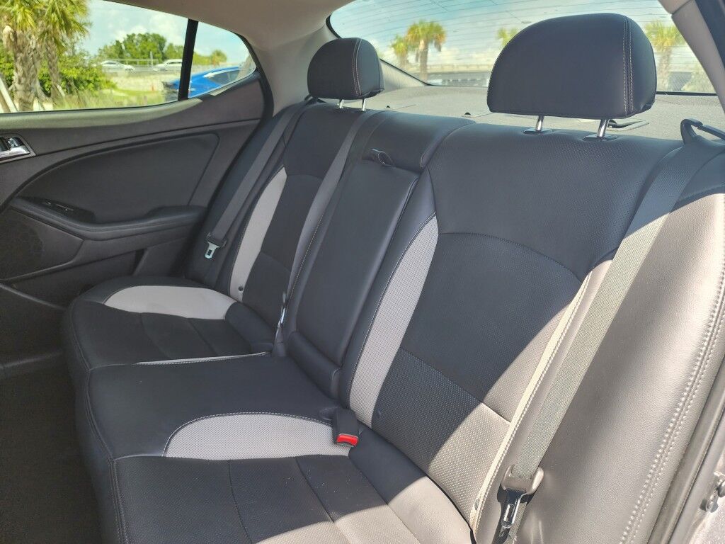 2013 Kia Optima SX w/Limited Pkg~LOW MILES~BLUETOOTH~CRUISE CONTROL~FOG LIGTHS~NAVIGATION SYSTEM~PANORAMIC MOONROOF / SUNROOF~REARVIEW CAMERA Sarasota FL