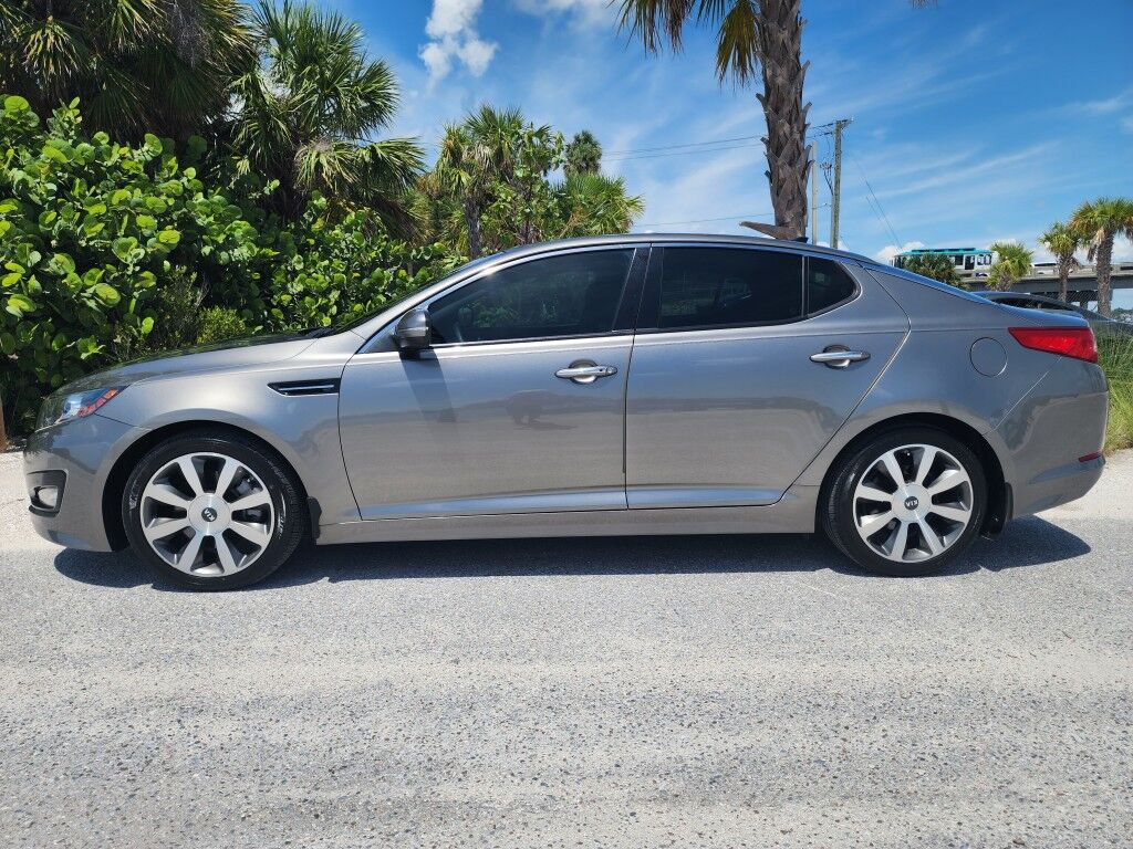 2013 Kia Optima SX w/Limited Pkg~LOW MILES~BLUETOOTH~CRUISE CONTROL~FOG LIGTHS~NAVIGATION SYSTEM~PANORAMIC MOONROOF / SUNROOF~REARVIEW CAMERA Sarasota FL