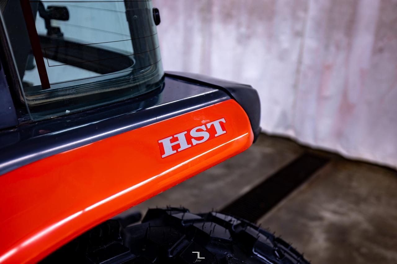 2013 Kubota L4740 4WD Tractor Loader Bucket Diesel Red Deer AB