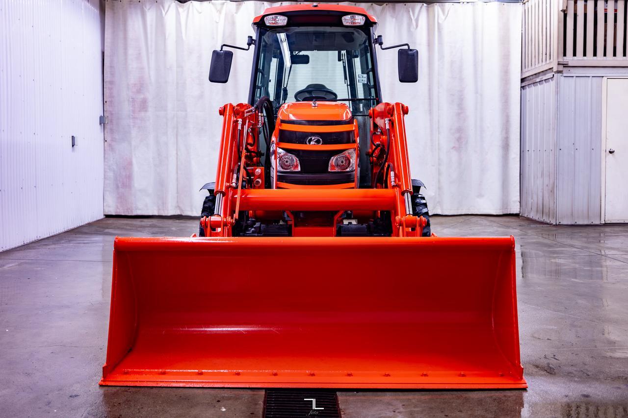2013 Kubota L4740 4WD Tractor Loader Bucket Diesel Red Deer AB
