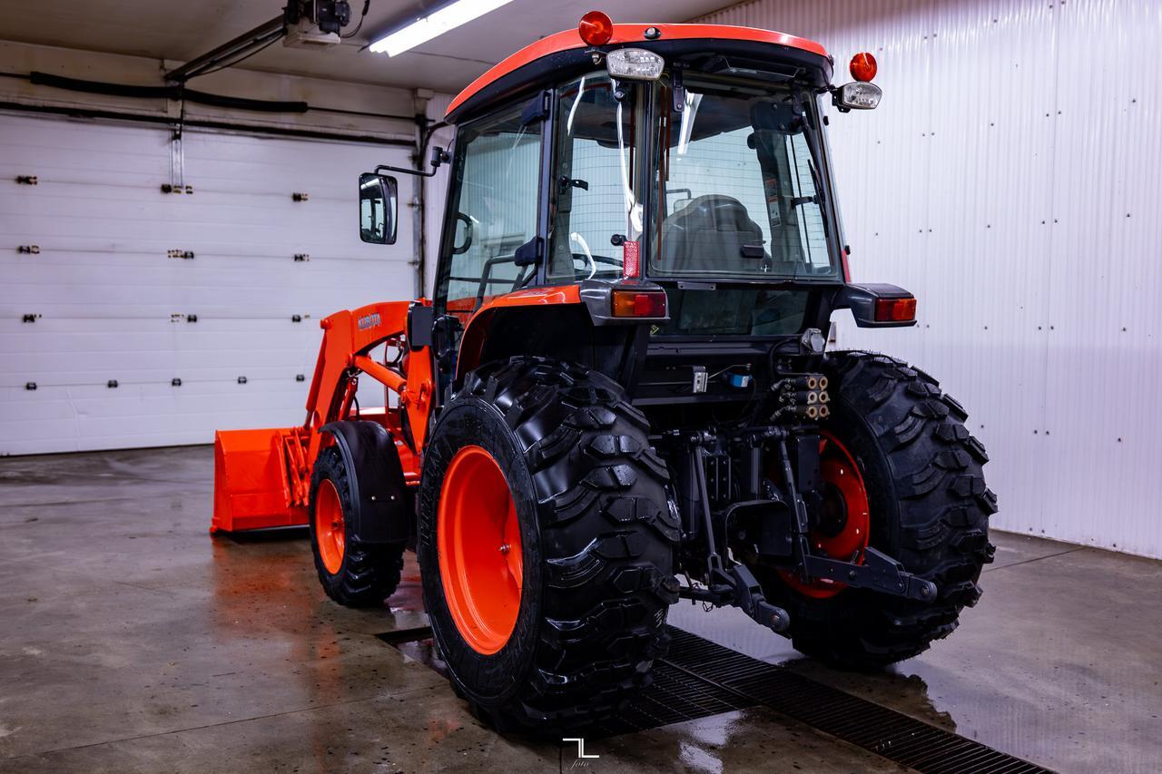 2013 Kubota L4740 4WD Tractor Loader Bucket Diesel Red Deer AB