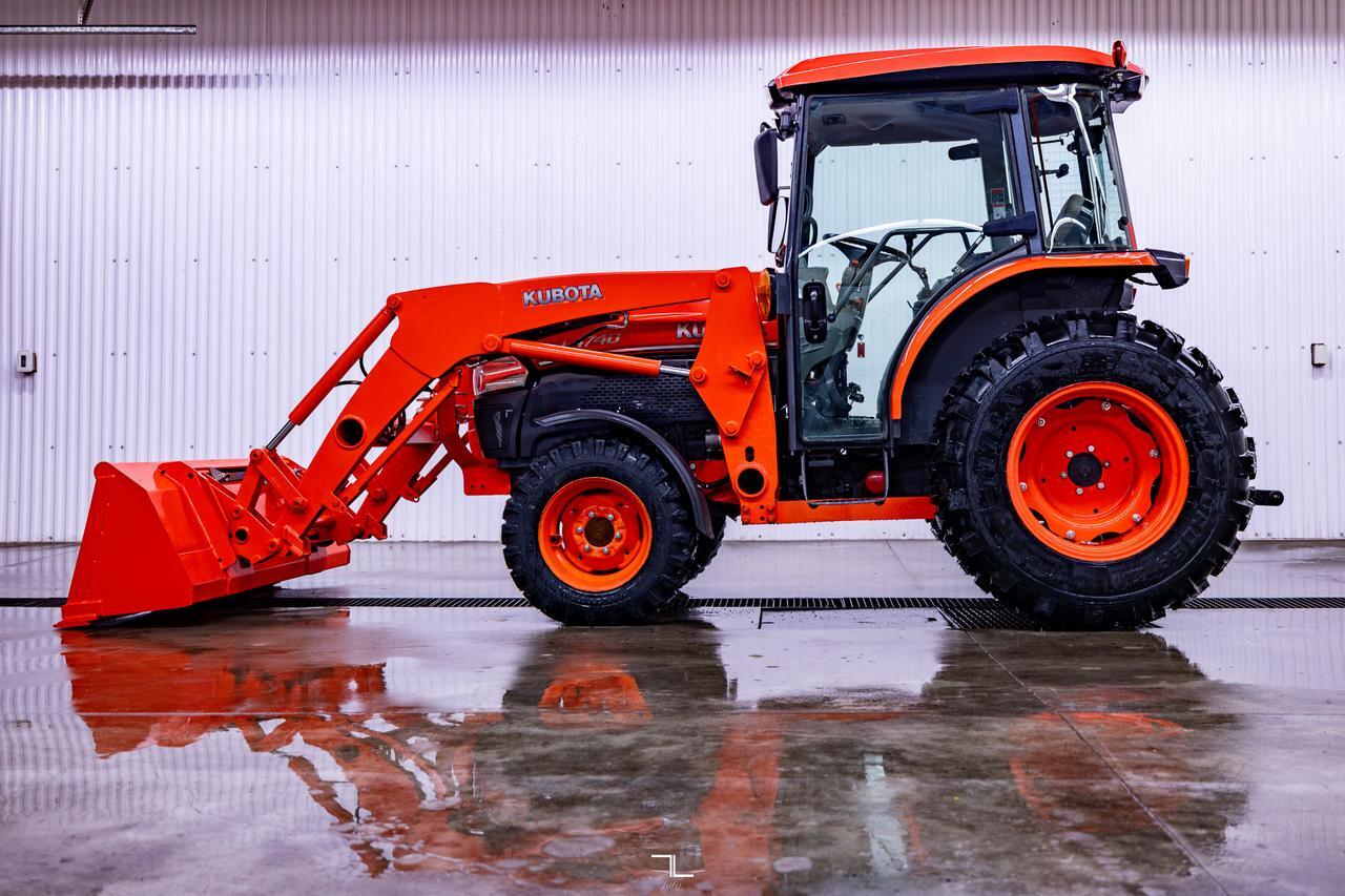 2013 Kubota L4740 4WD Tractor Loader Bucket Diesel Red Deer AB