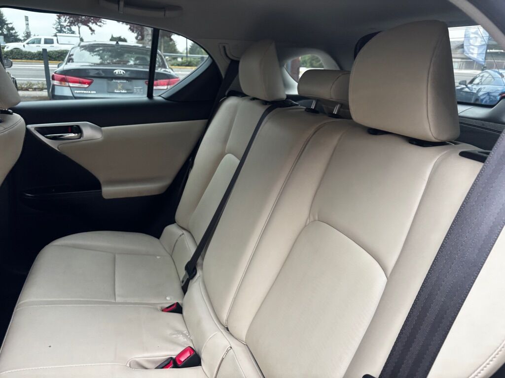 2013 LEXUS CT 200H BASE Des Moines WA