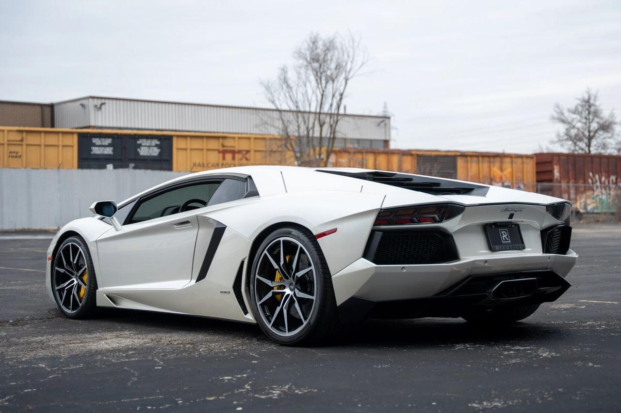 2013 Lamborghini Aventador LP 700-4 Coupe 2D St. Louis MO