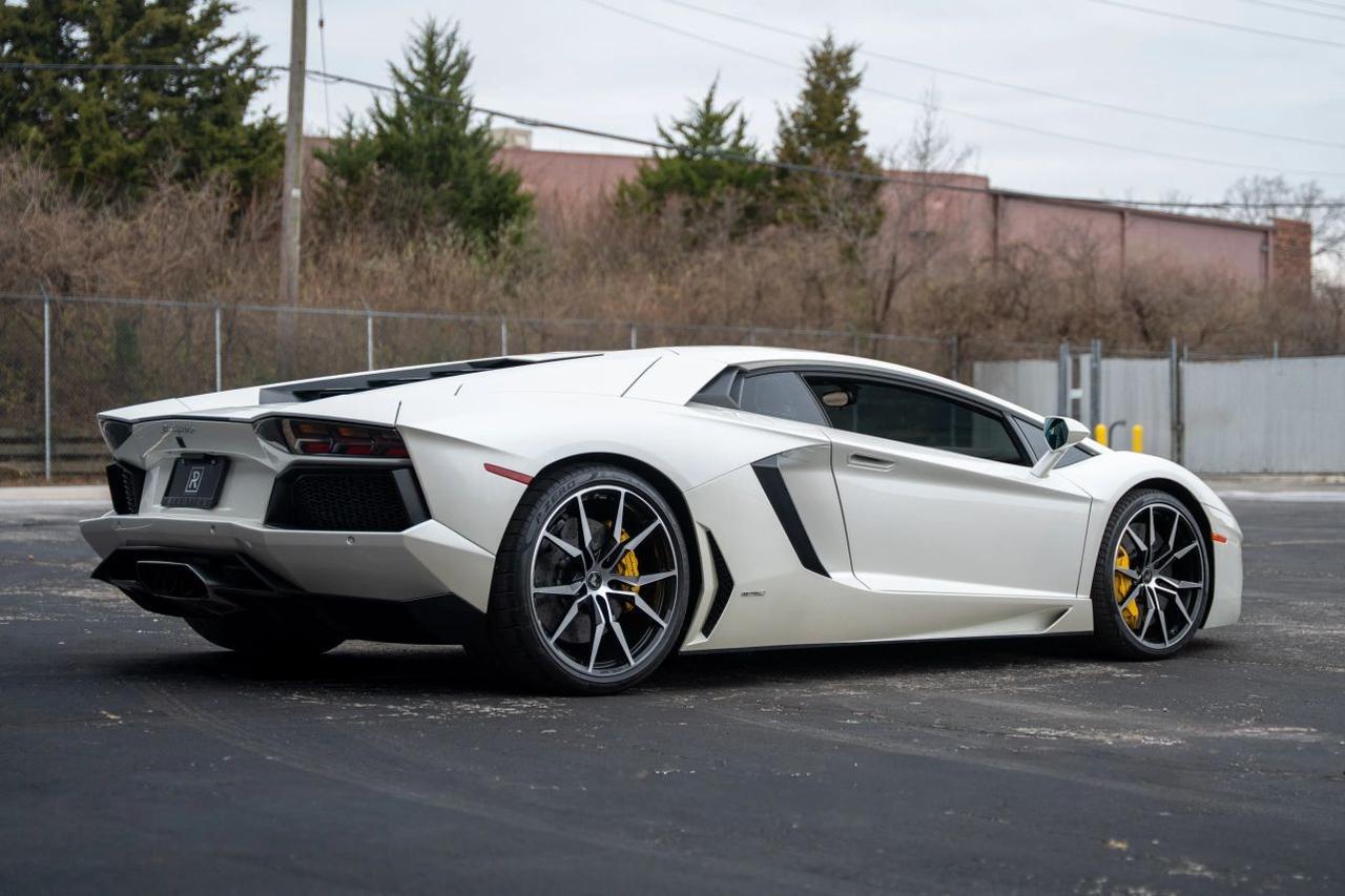 2013 Lamborghini Aventador LP 700-4 Coupe 2D St. Louis MO