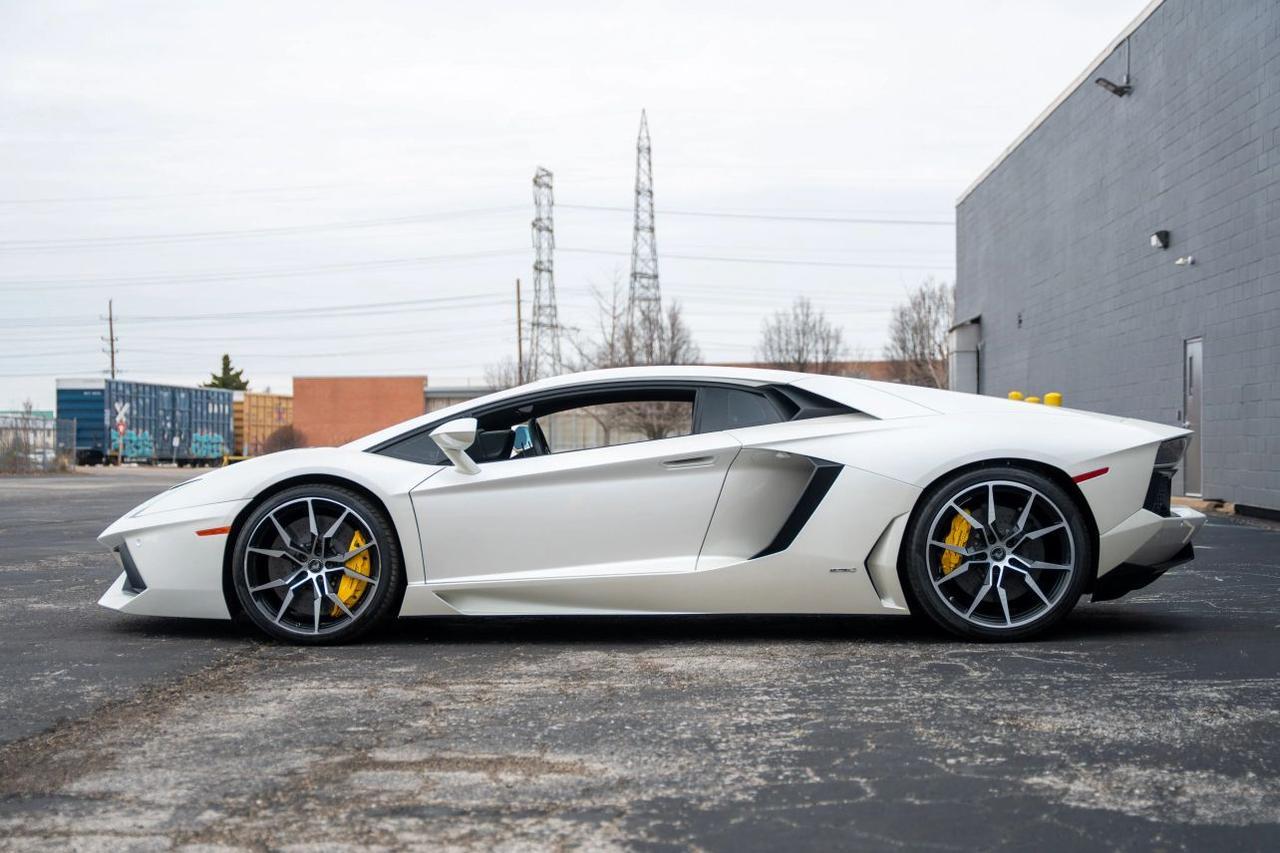 2013 Lamborghini Aventador LP 700-4 Coupe 2D St. Louis MO