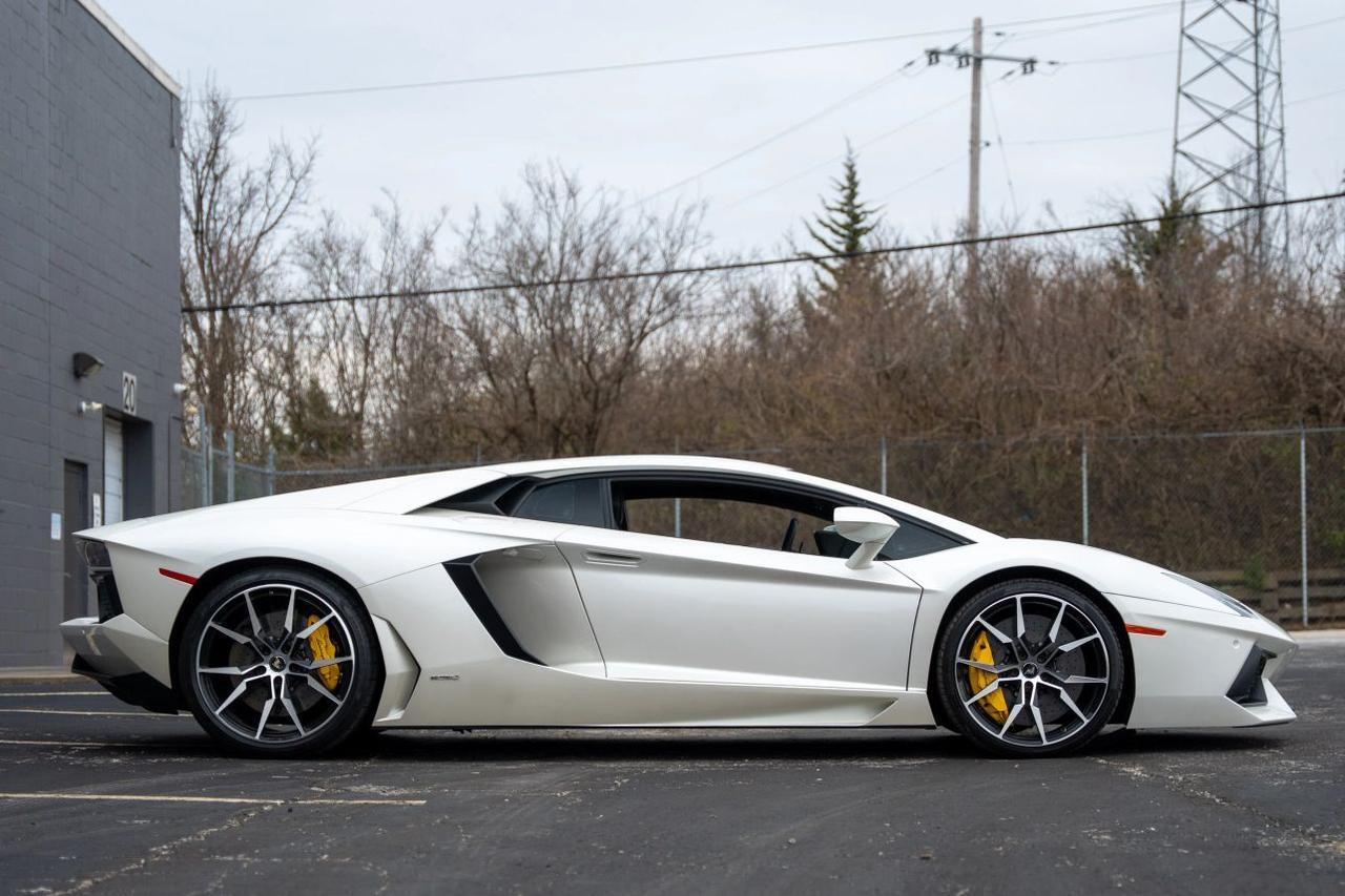 2013 Lamborghini Aventador LP 700-4 Coupe 2D St. Louis MO