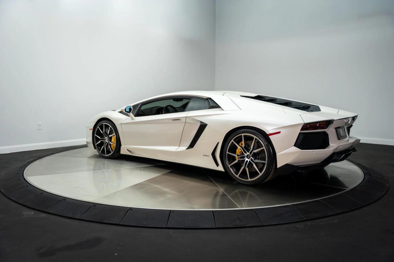 2013 Lamborghini Aventador LP 700-4 Coupe 2D St. Louis MO