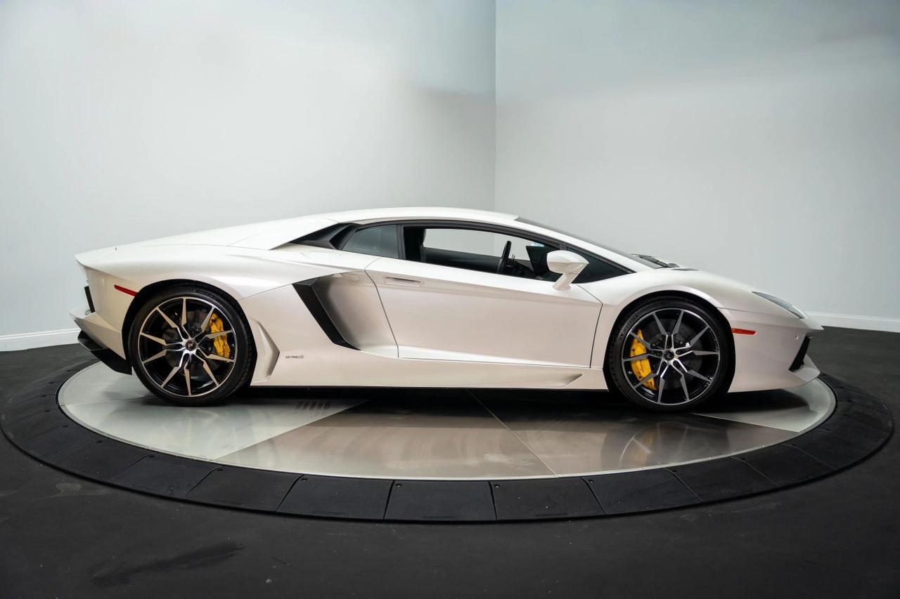 2013 Lamborghini Aventador LP 700-4 Coupe 2D St. Louis MO