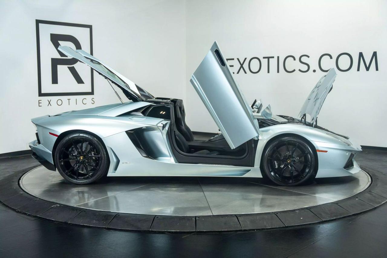 2013 Lamborghini Aventador LP 700-4 Roadster 2D St. Louis MO