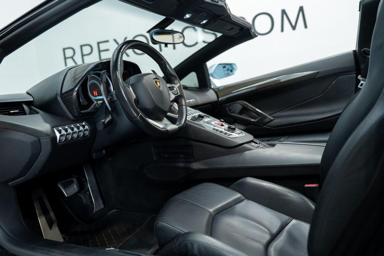 2013 Lamborghini Aventador LP 700-4 Roadster 2D St. Louis MO