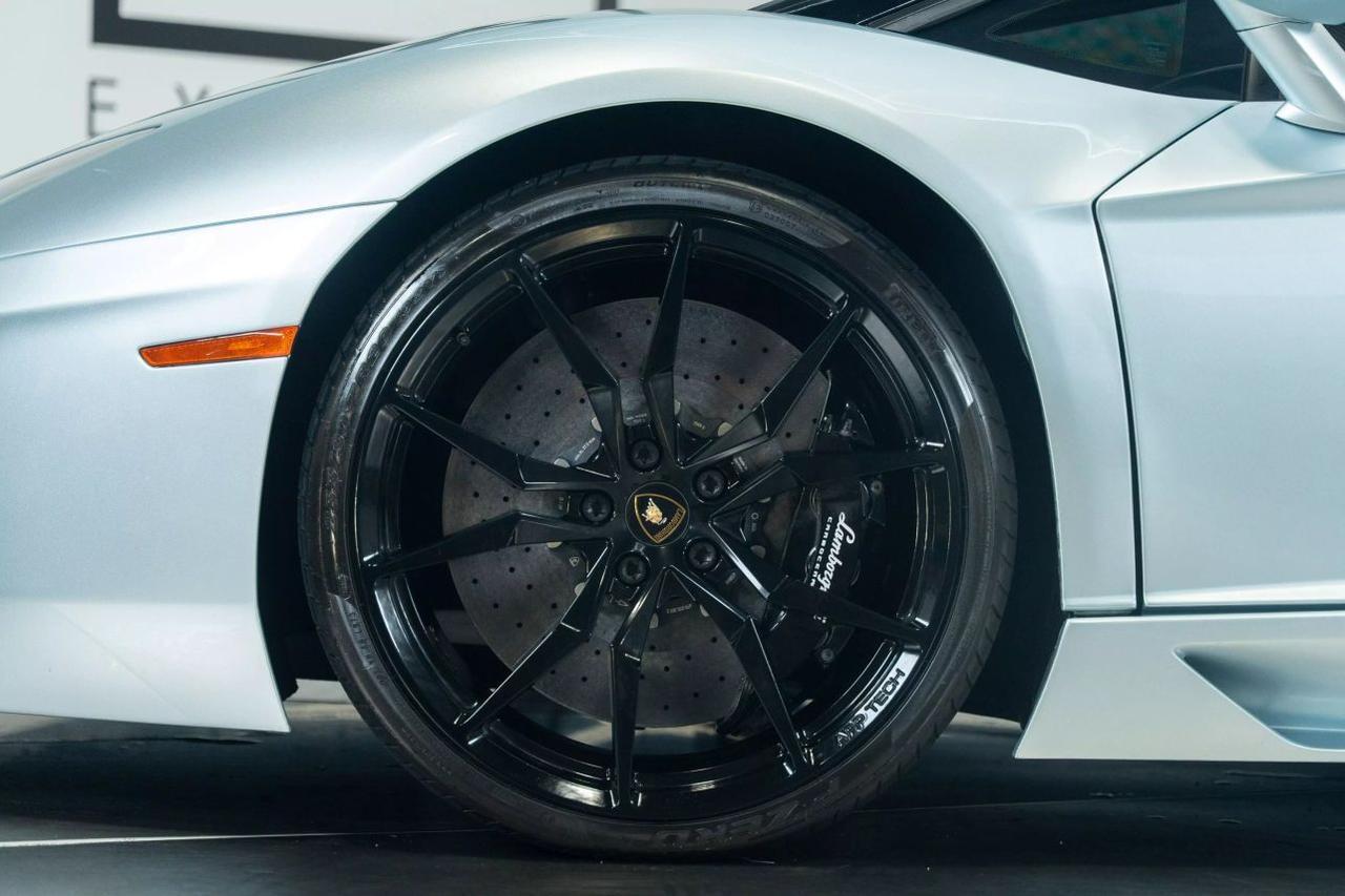 2013 Lamborghini Aventador LP 700-4 Roadster 2D St. Louis MO