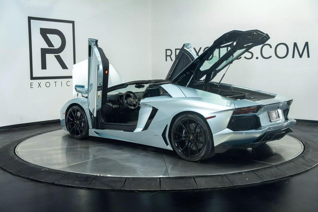 2013 Lamborghini Aventador LP 700-4 Roadster 2D St. Louis MO