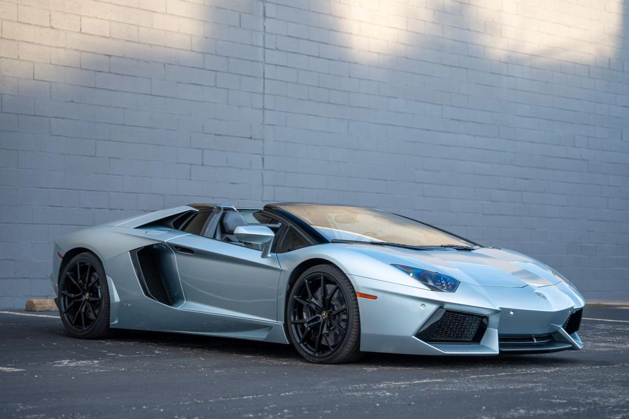 2013 Lamborghini Aventador LP 700-4 Roadster 2D St. Louis MO