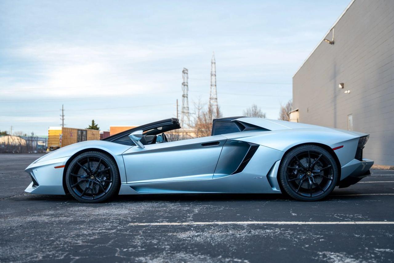2013 Lamborghini Aventador LP 700-4 Roadster 2D St. Louis MO