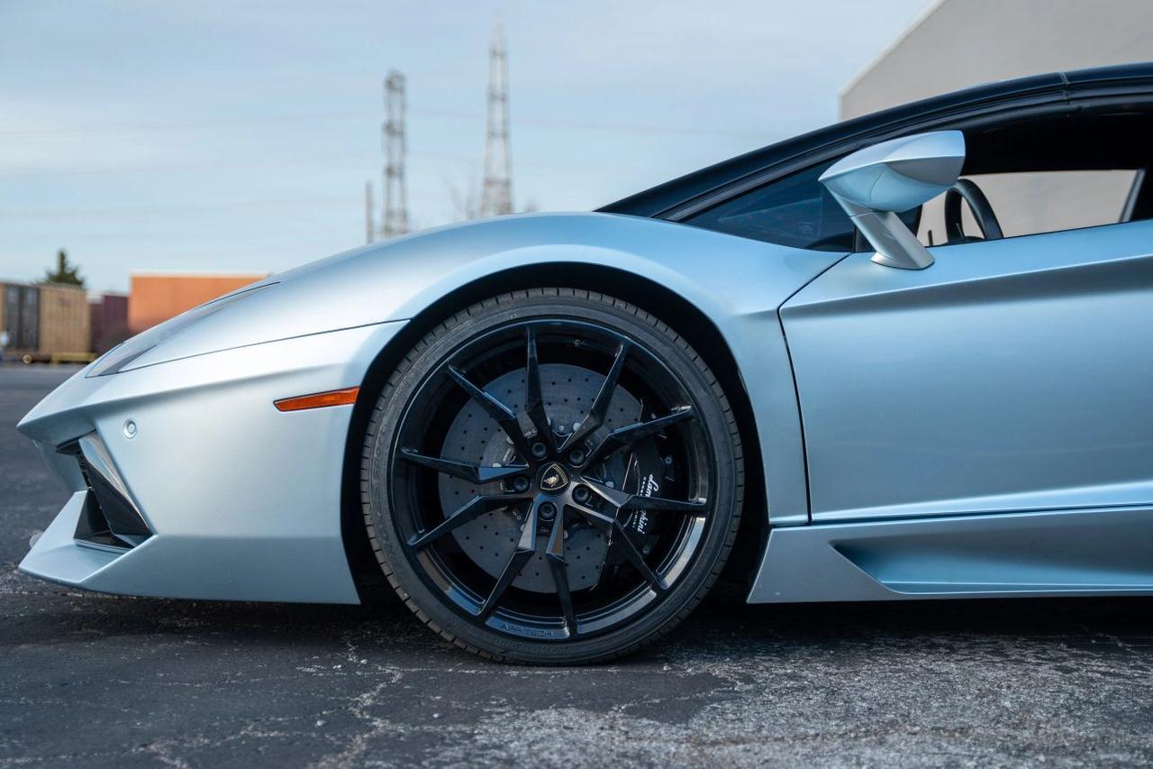 2013 Lamborghini Aventador LP 700-4 Roadster 2D St. Louis MO
