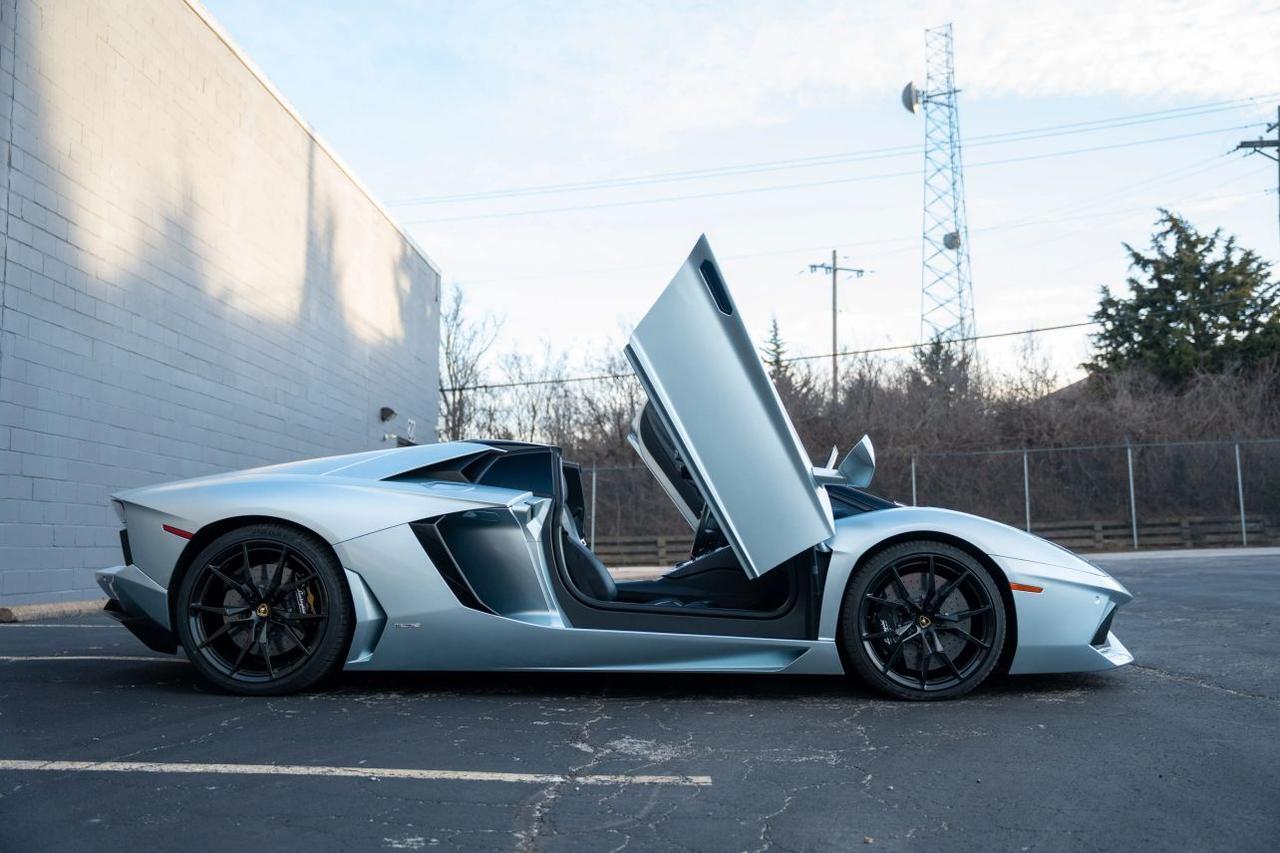 2013 Lamborghini Aventador LP 700-4 Roadster 2D St. Louis MO