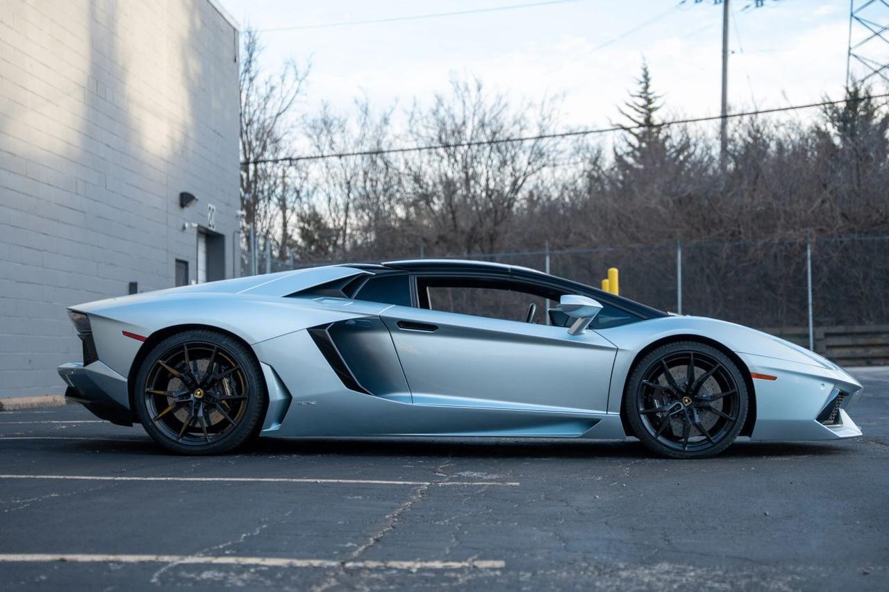 2013 Lamborghini Aventador LP 700-4 Roadster 2D St. Louis MO